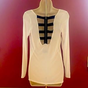 Long sleeve scoop neck top